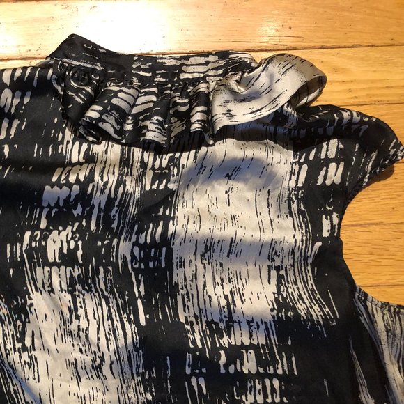 Women's Kenneth Cole Reaction Cap Sleeve 2-Tone Blouse - Picture 7 of 7